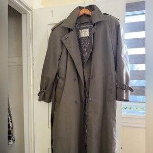Vintage Towne by London Fog Khaki trenchcoat